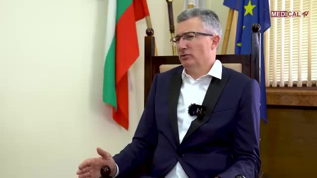 Емоционални спомени, направени равносметки и прекрасни пожелания ще видите в интервюто с д-р Огнян Пе...