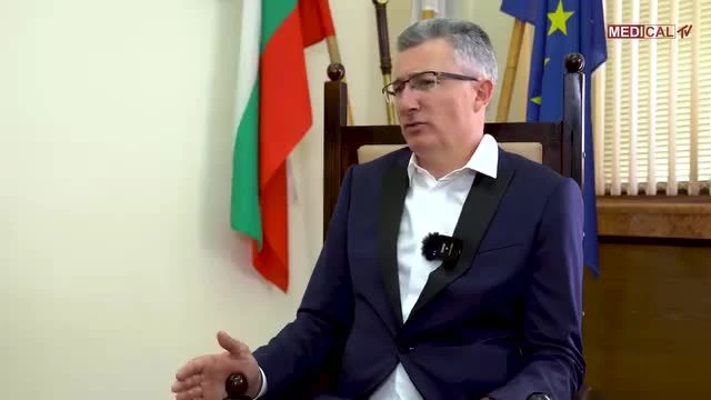 Емоционални спомени, направени равносметки и прекрасни пожелания ще видите в интервюто с д-р Огнян Пе...